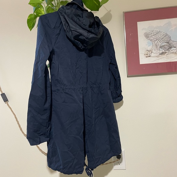 Water resistant light jacket - adjustable - Picture 4 of 6